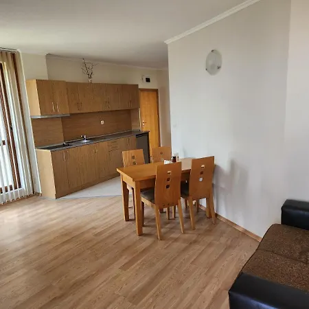 Pacific-3-a Σάνι Μπιτς